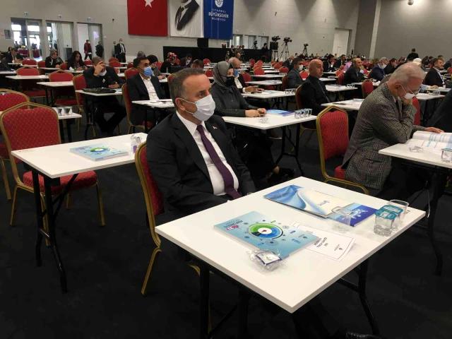 İBB Meclis Toplantısı'nda CHP'nin yarım bıraktığı projeler gündem oldu