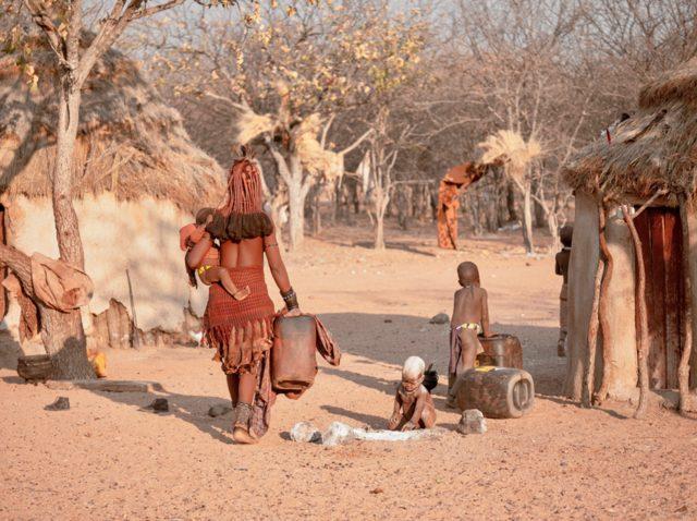 Eşi benzeri yok! Himba Kabilesi kadınlarının hamile kalmak için yaptıkları şey çok ilginç