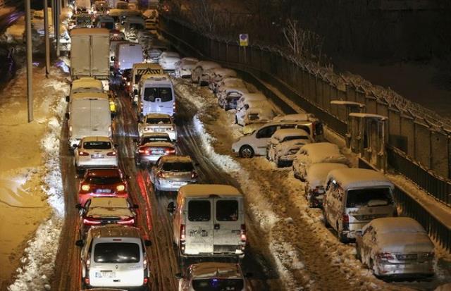 Gün aydınlanınca ortaya çıktı! İstanbul'da dün geceki hava durumu detayı tüyler ürpertti: -43 derece ölçülmüş