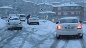 İstanbul'da karın ardından yeni tehlike! Sokağa çıkacaklar dikkat, yerler buz pistine dönecek