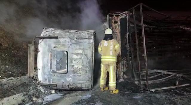 Kuzey Marmara Otoyolunda feci kaza: Kamyon şoförü yanan kamyonda hayatını kaybetti