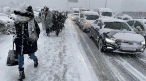 Meteoroloji 26 Ocak tarihli raporunu yayımladı! Kar yağışı Türkiye'yi terk etmiyor, 32 il için sarı ve turuncu kodlu uyarı