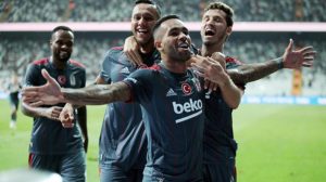 Süper Lig'de son yılların en büyük bombası! Galatasaray, Beşiktaş'ın yıldızıyla masaya oturuyor