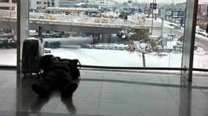 Uçuşu olanlar dikkat! Sabiha Gökçen Havalimanı'nda kar kısıtlaması